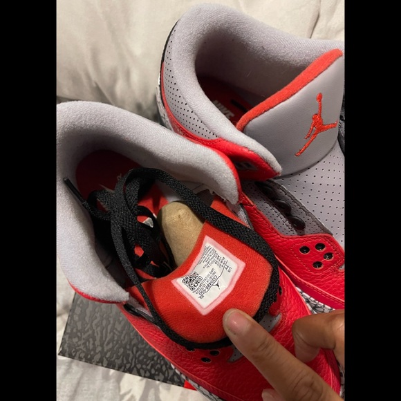 ❤️ Air Jordan 3 Fire Red Cement Grey GS7/Women’ 8.5❤️ - Picture 3 of 6